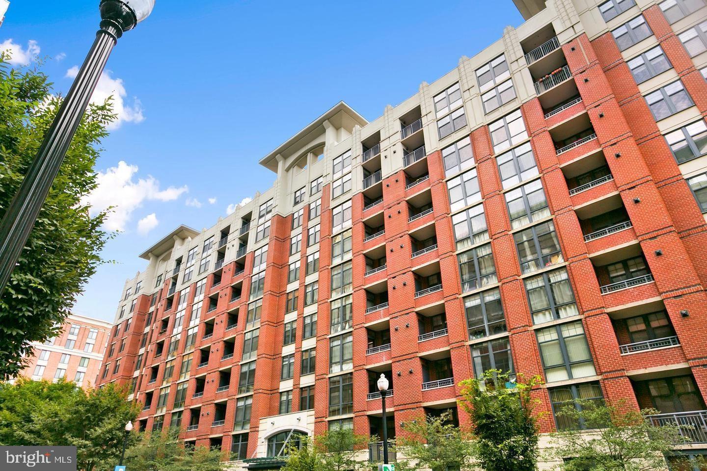 CLARENDON 1021 - Residential