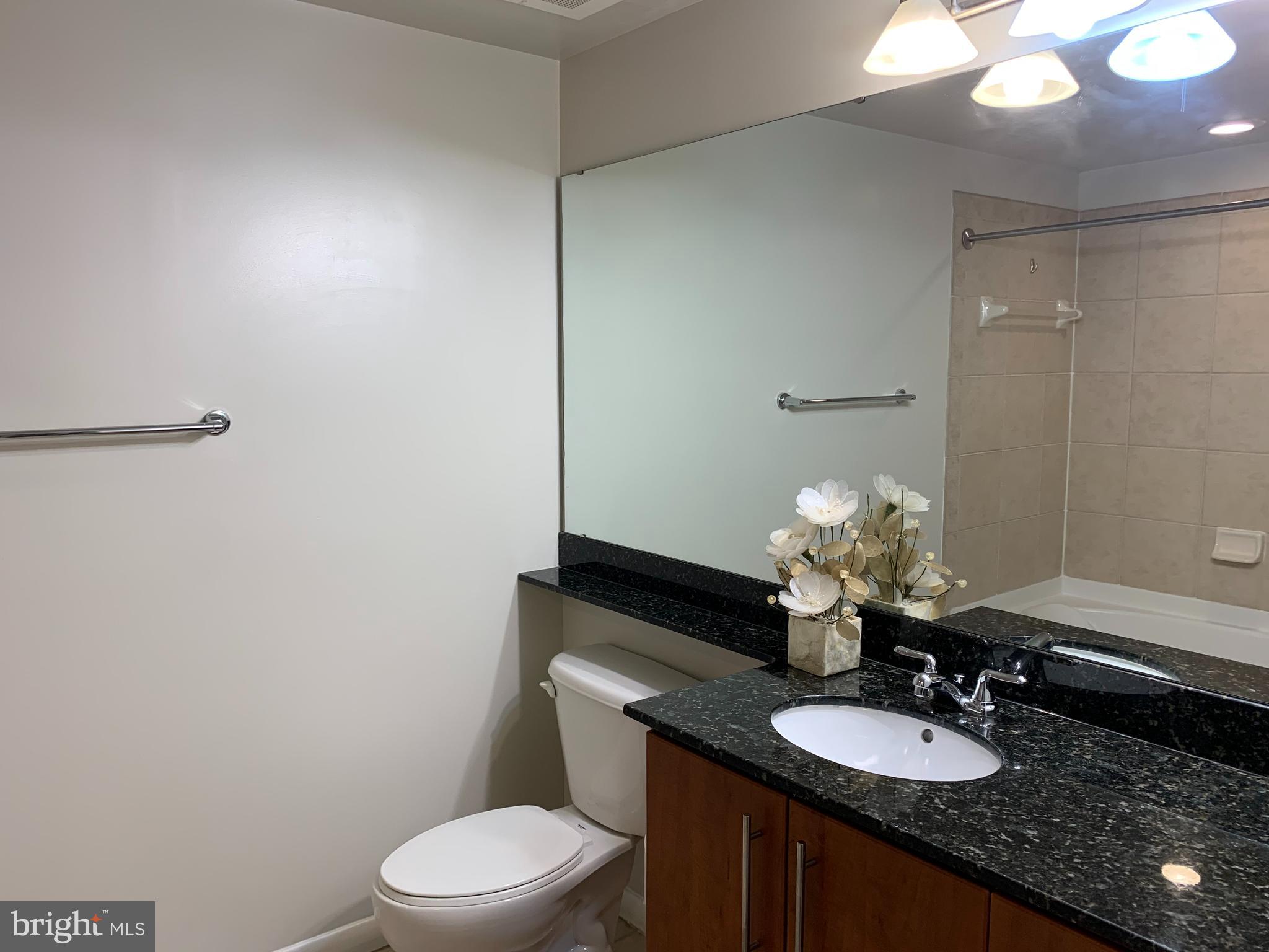 CLARENDON 1021 - Residential