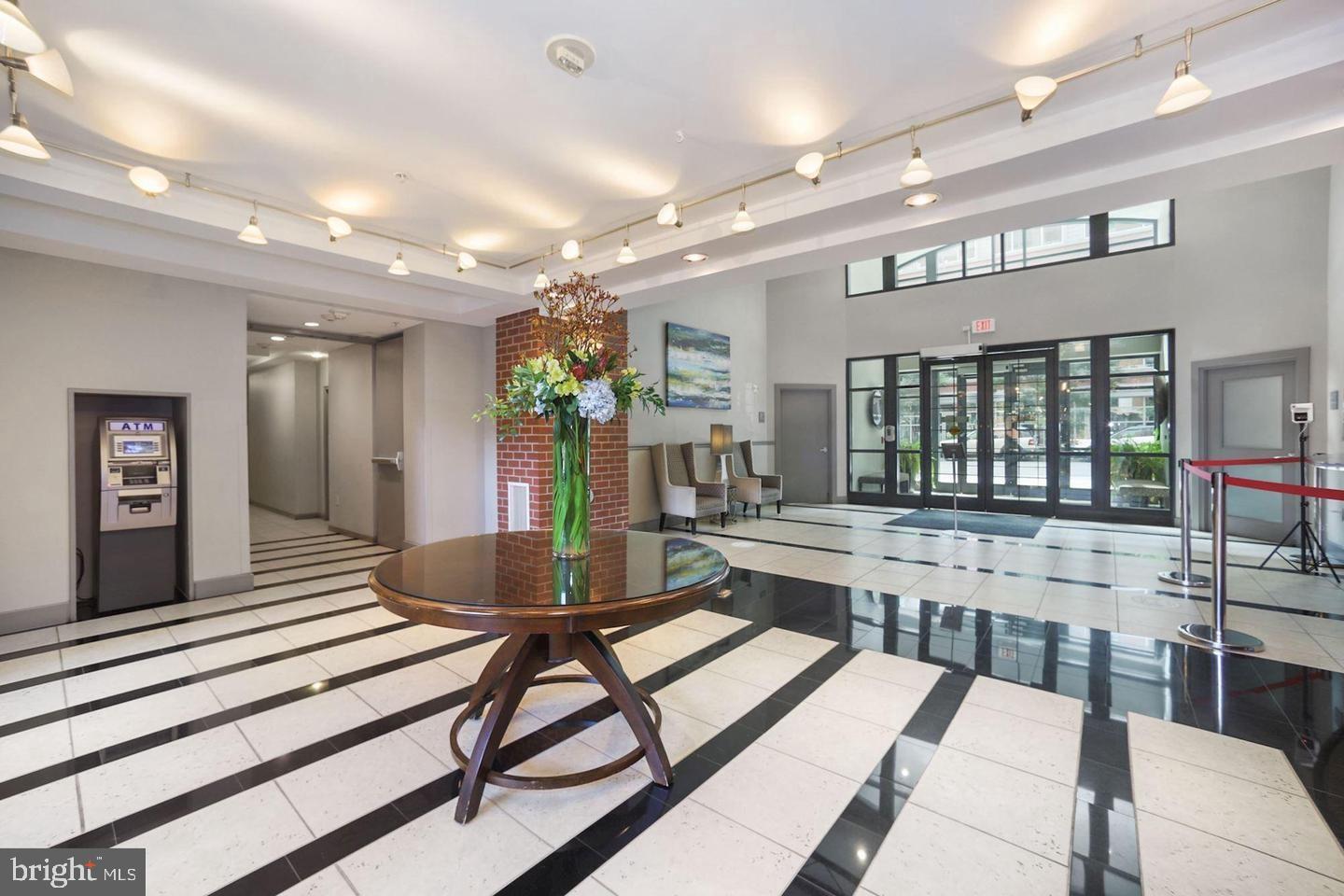 CLARENDON 1021 - Residential