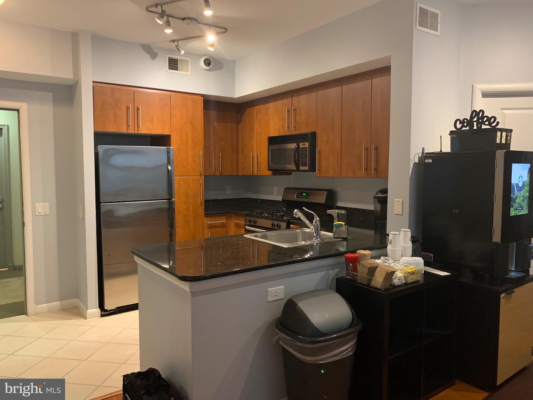 CLARENDON 1021 - Residential