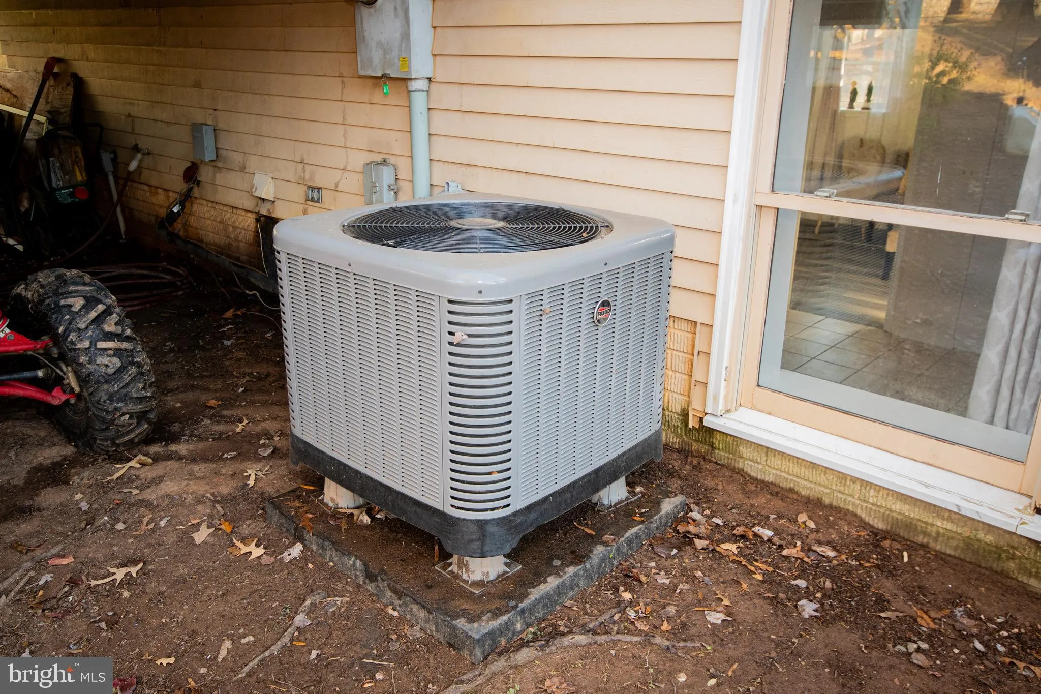 Stafford, Virginia 22556, United States, 5 Bedrooms Bedrooms, ,3 BathroomsBathrooms,Residential,Contingent,29877