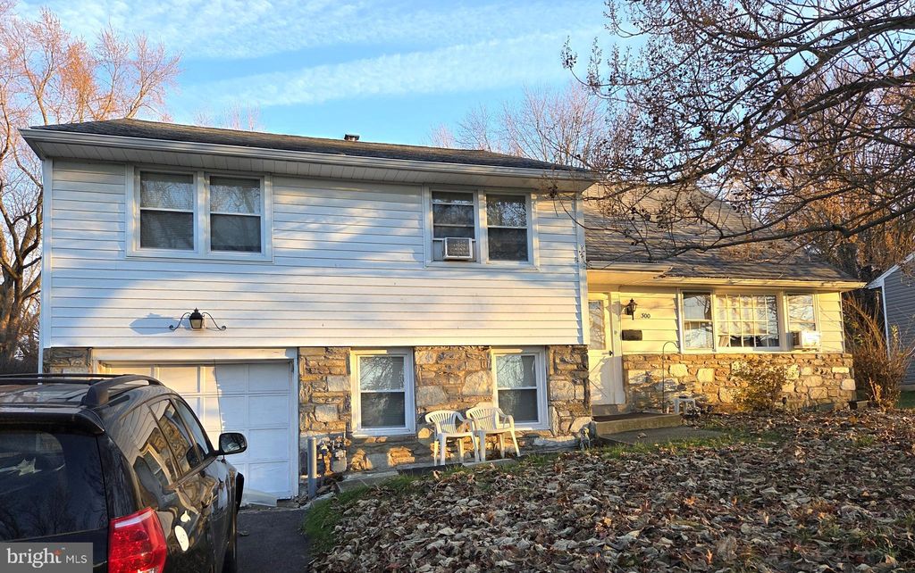 Photo of 300 Preston Road, FLOURTOWN, PA 19031 (MLS # PAMC2164134)