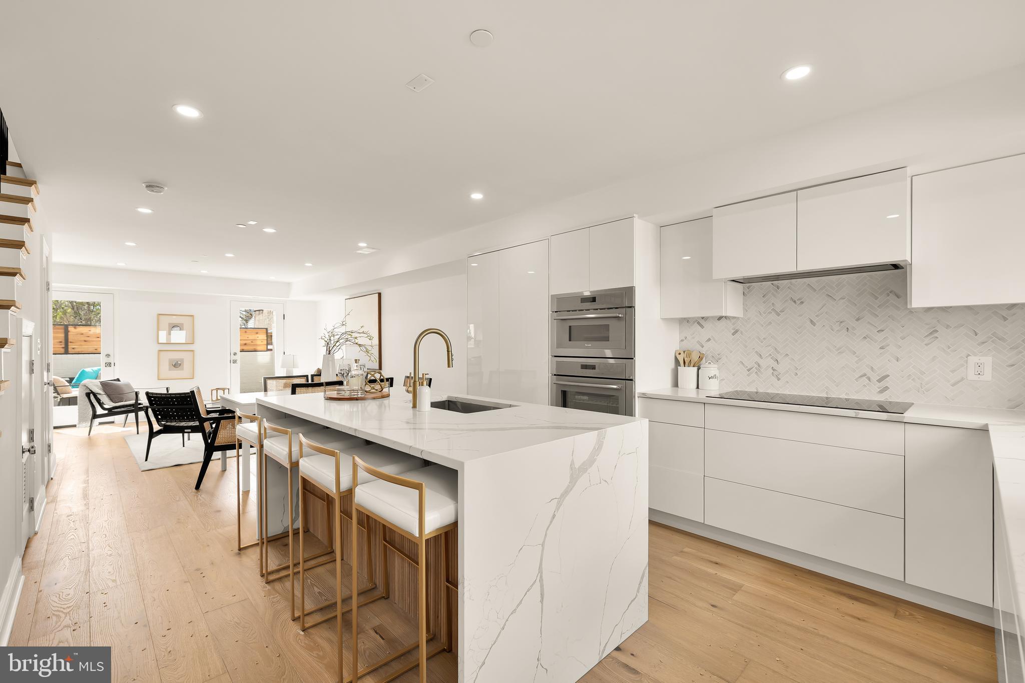 1204 ETON COURT NW T2