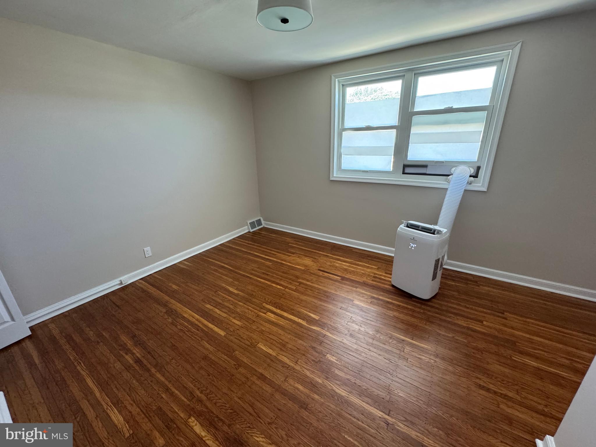 PHILADELPHIA (SOUTHWEST) - Residential