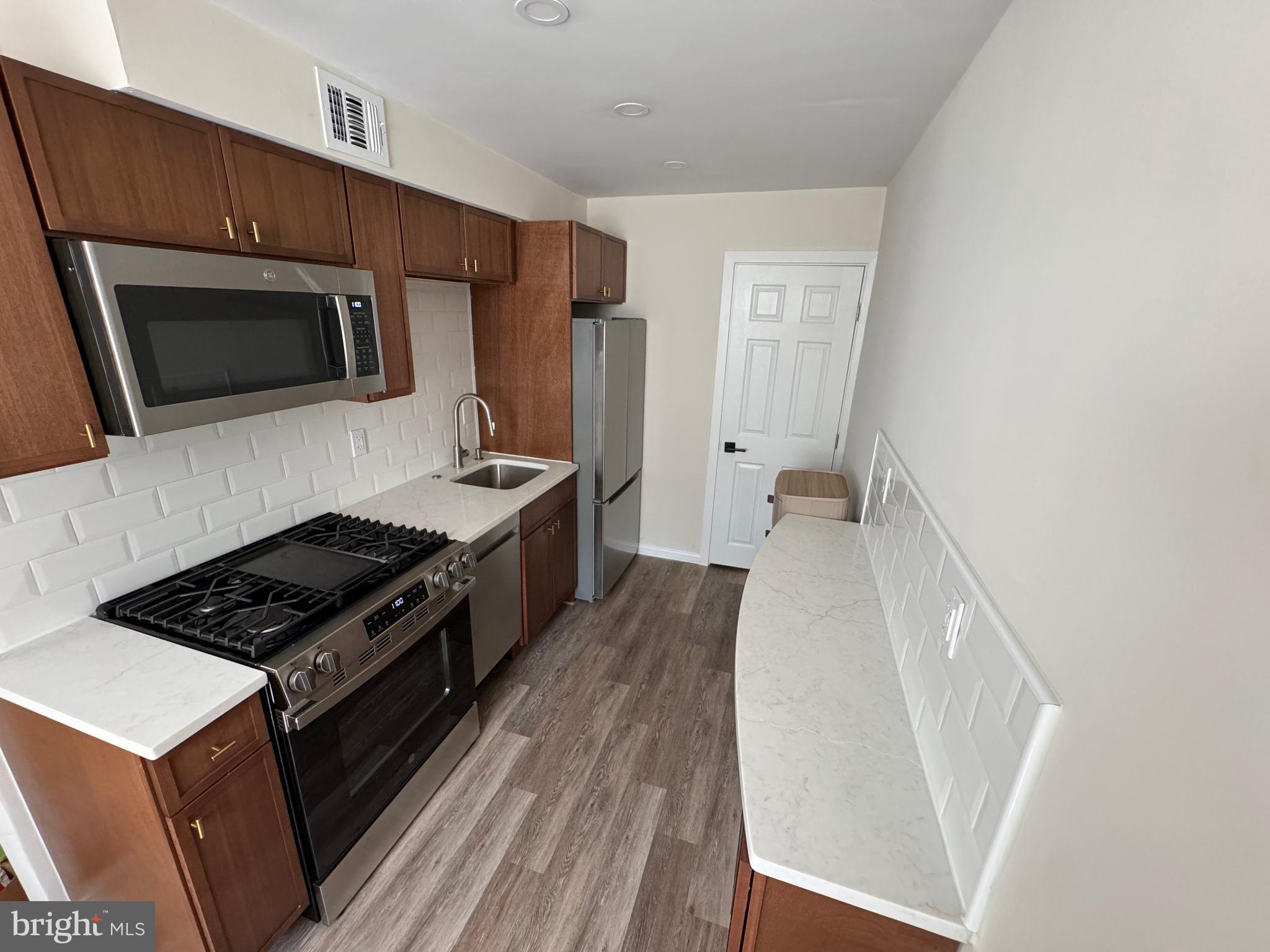 PHILADELPHIA (SOUTHWEST) - Residential