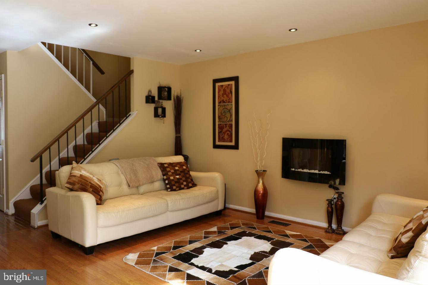 5422 CROWS NEST COURT