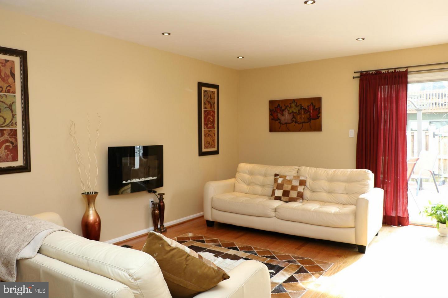 5422 CROWS NEST COURT