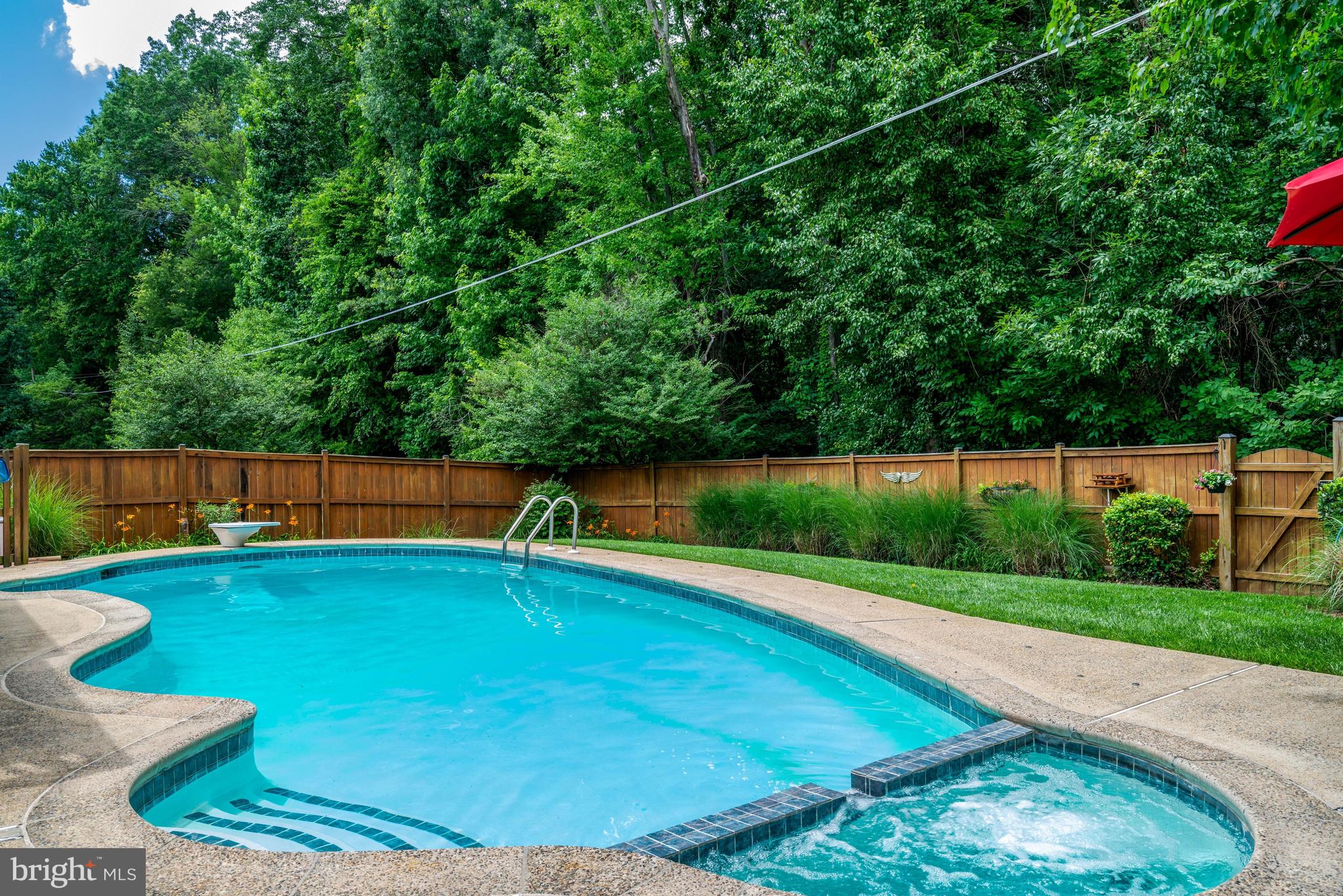 13004 MAPLE VIEW LANE