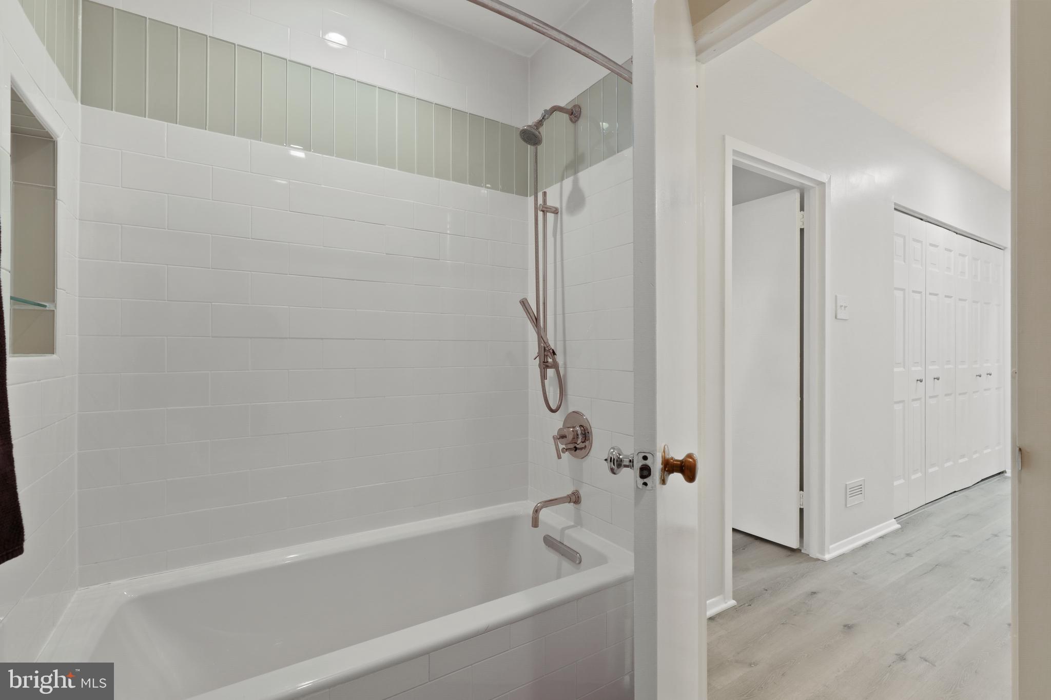 PENTHOUSE CONDOMINIUMS - Residential Lease