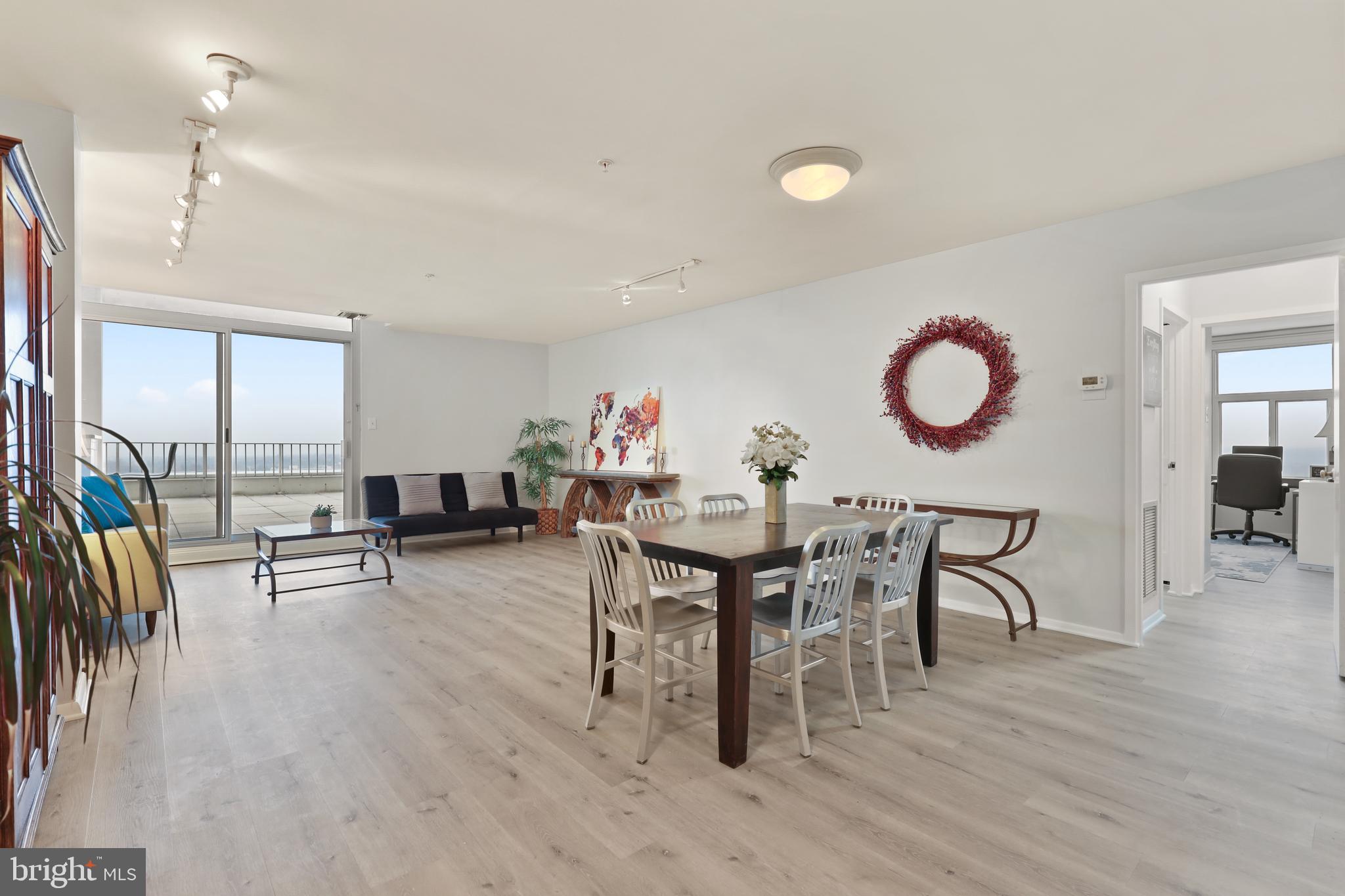 PENTHOUSE CONDOMINIUMS - Residential Lease