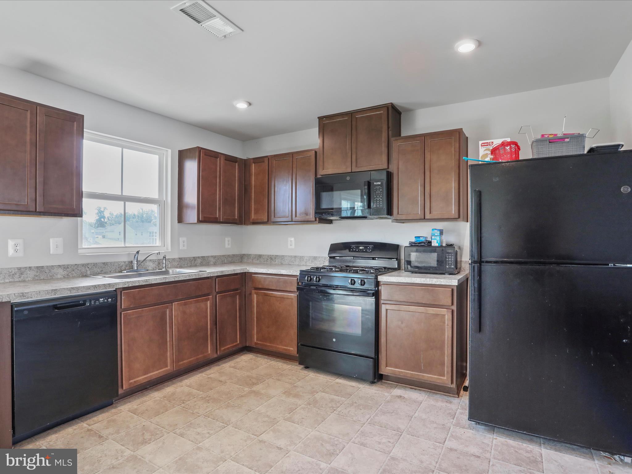 THE LAKES AT MARTINSBURG - Residential