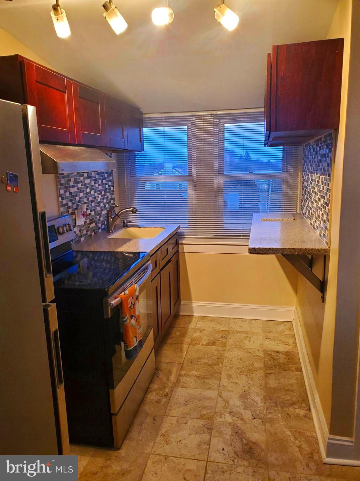 LAFAYETTE HILL - Residential