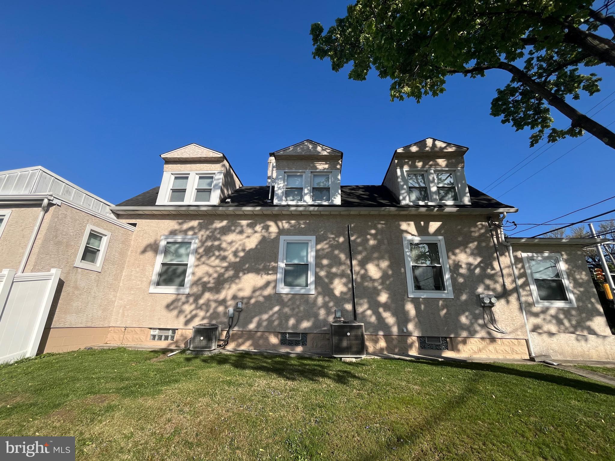 LAFAYETTE HILL - Residential