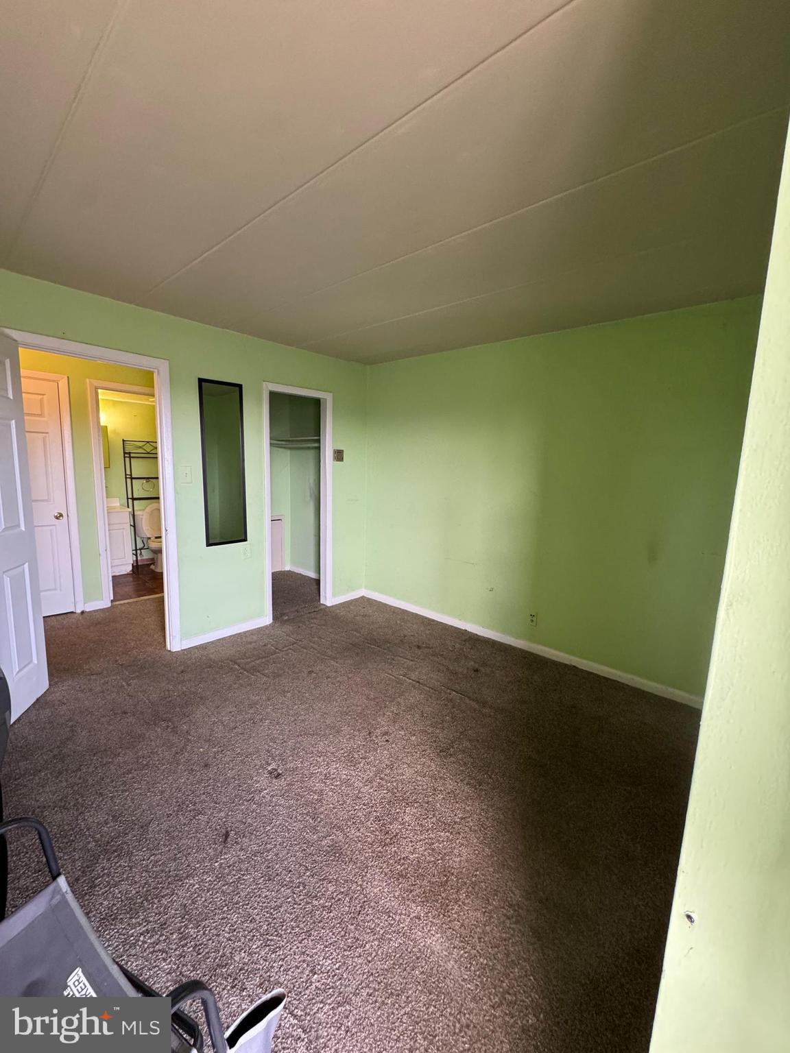 COUNTRY CLUB TOWERS COND - Residential Lease