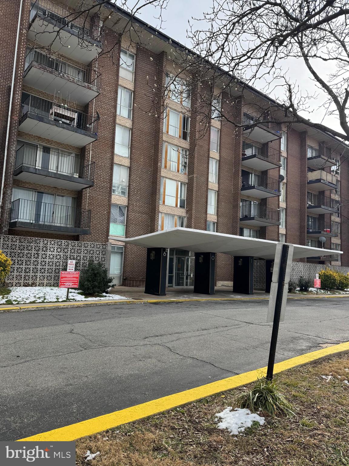 COUNTRY CLUB TOWERS COND - Residential Lease