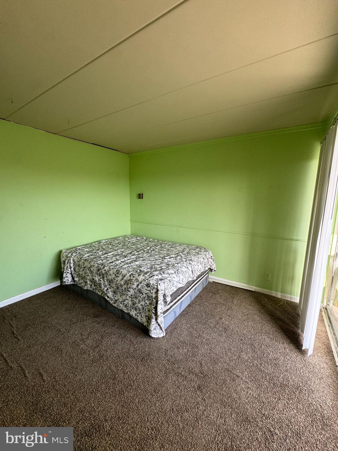 COUNTRY CLUB TOWERS COND - Residential Lease