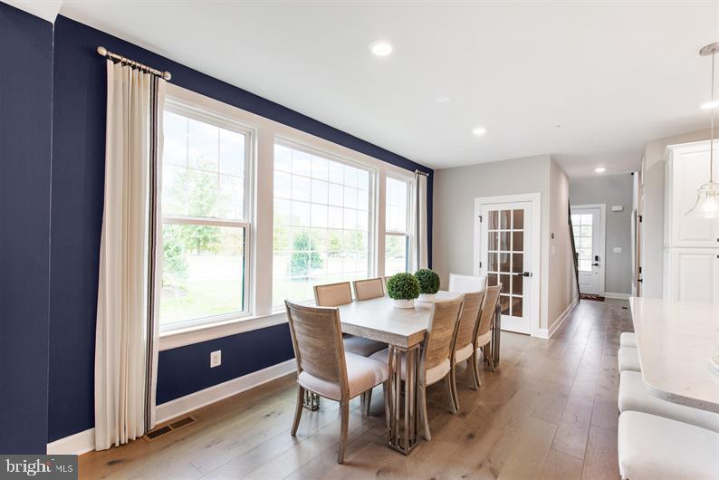 WAYNE GLEN - Residential