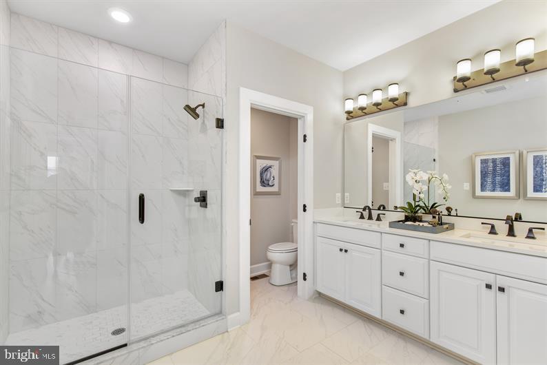 WAYNE GLEN - Residential