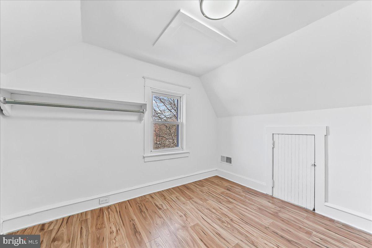 LANSDOWNE - Residential