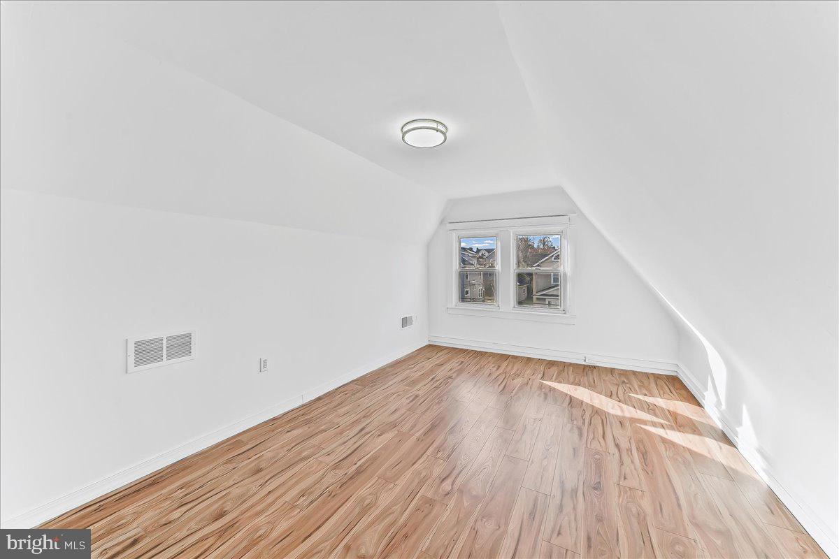 LANSDOWNE - Residential