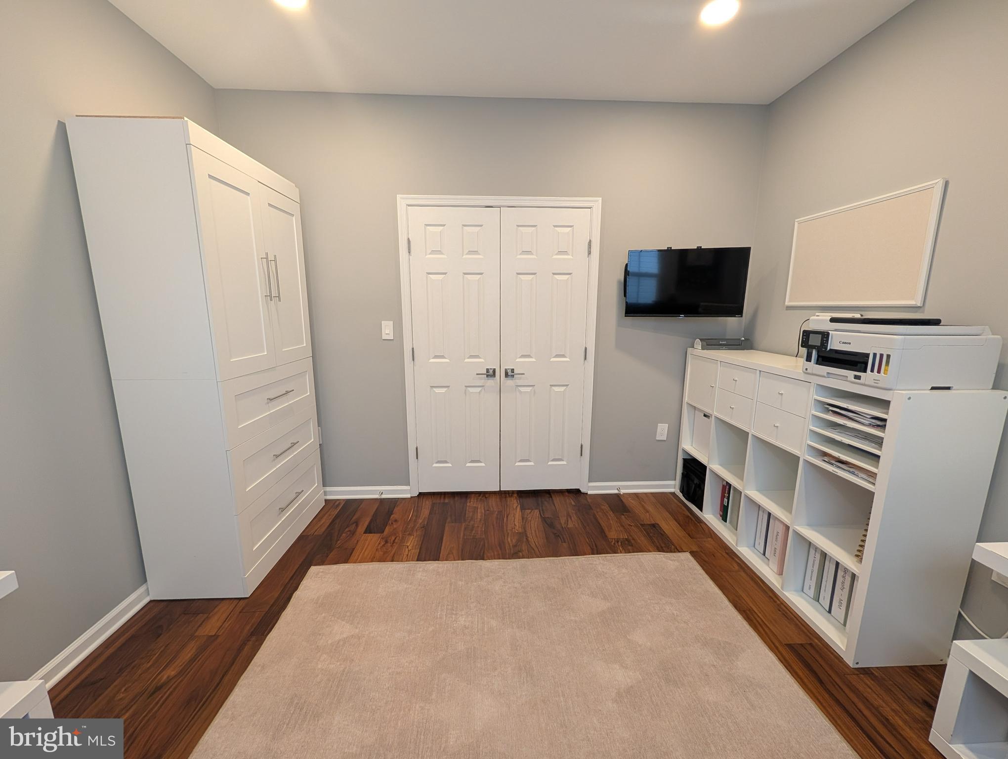 STRATFORD - Residential