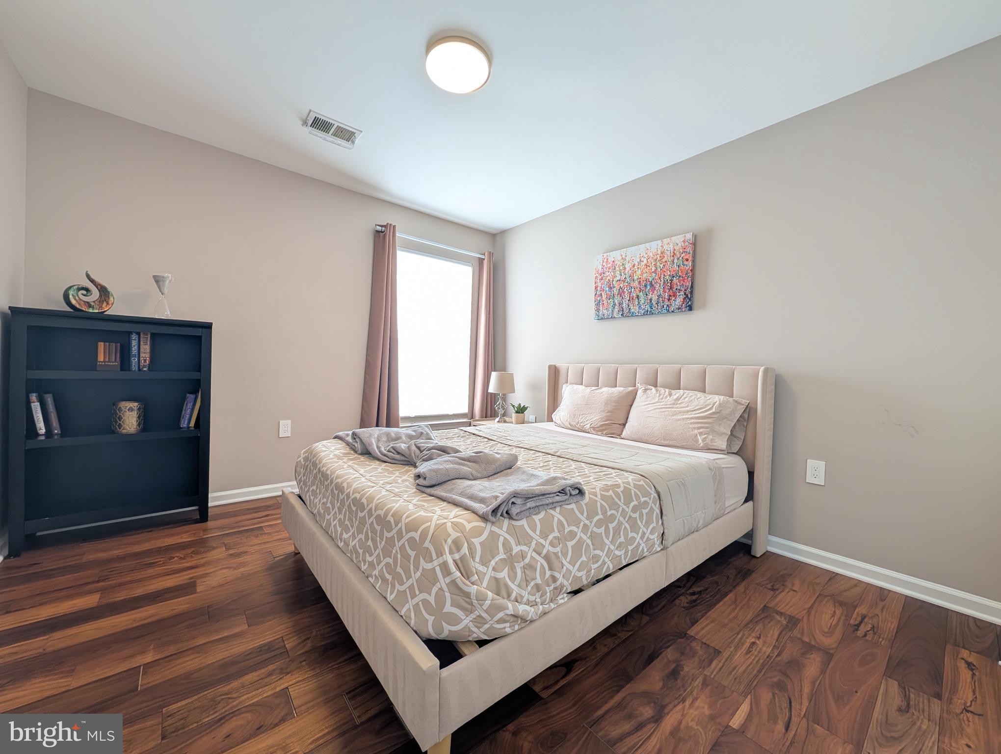 STRATFORD - Residential