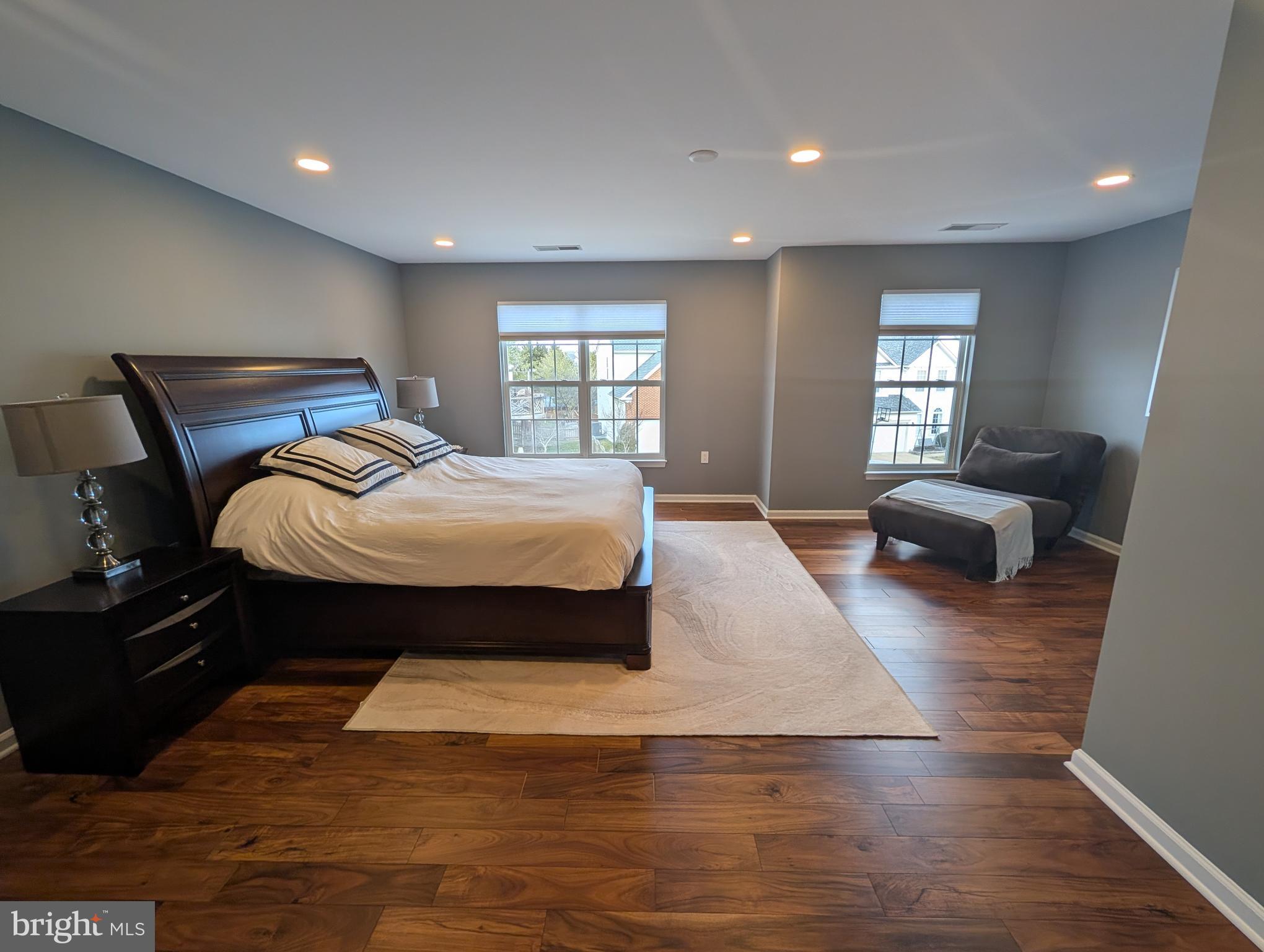 STRATFORD - Residential