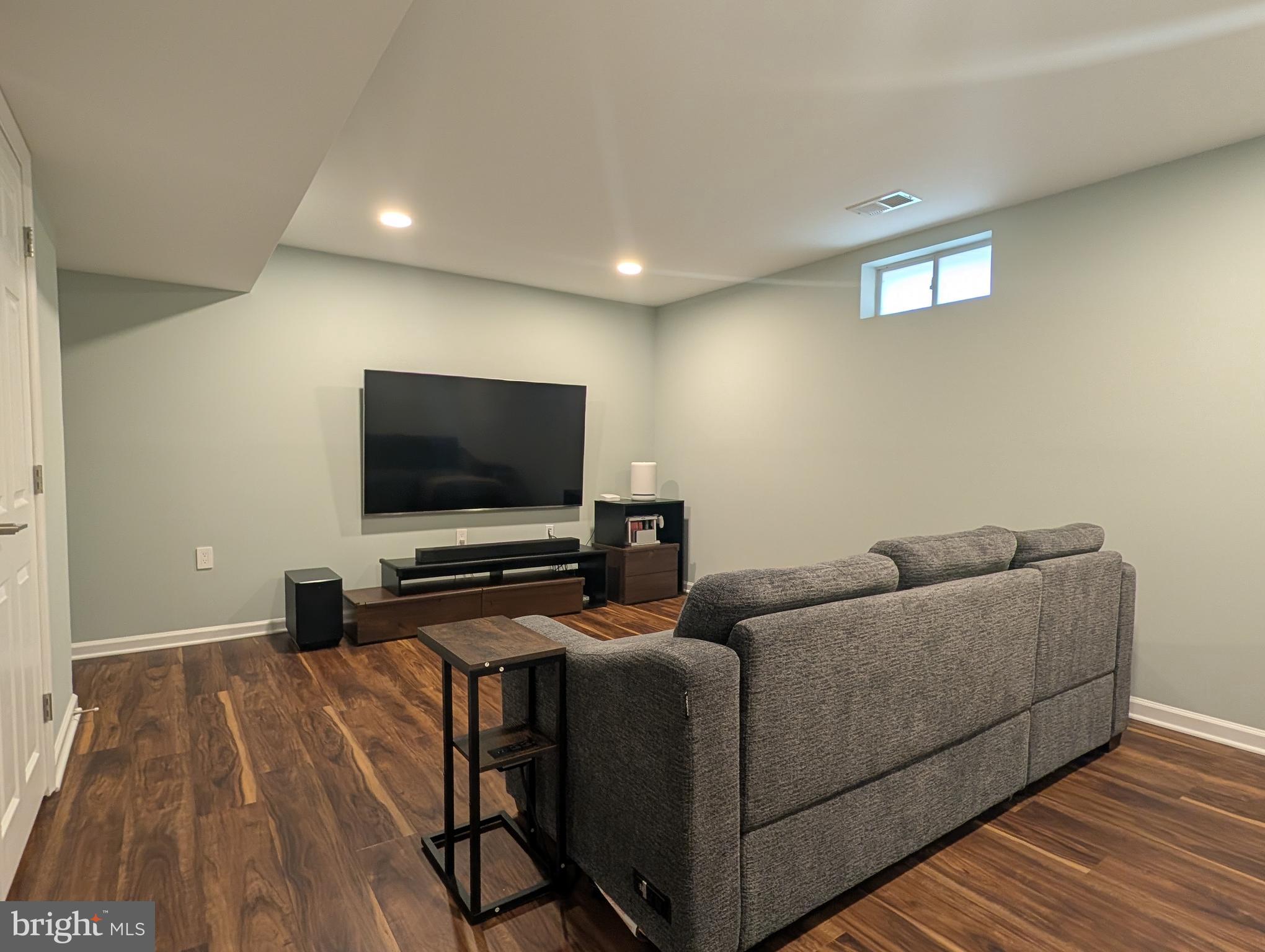 STRATFORD - Residential