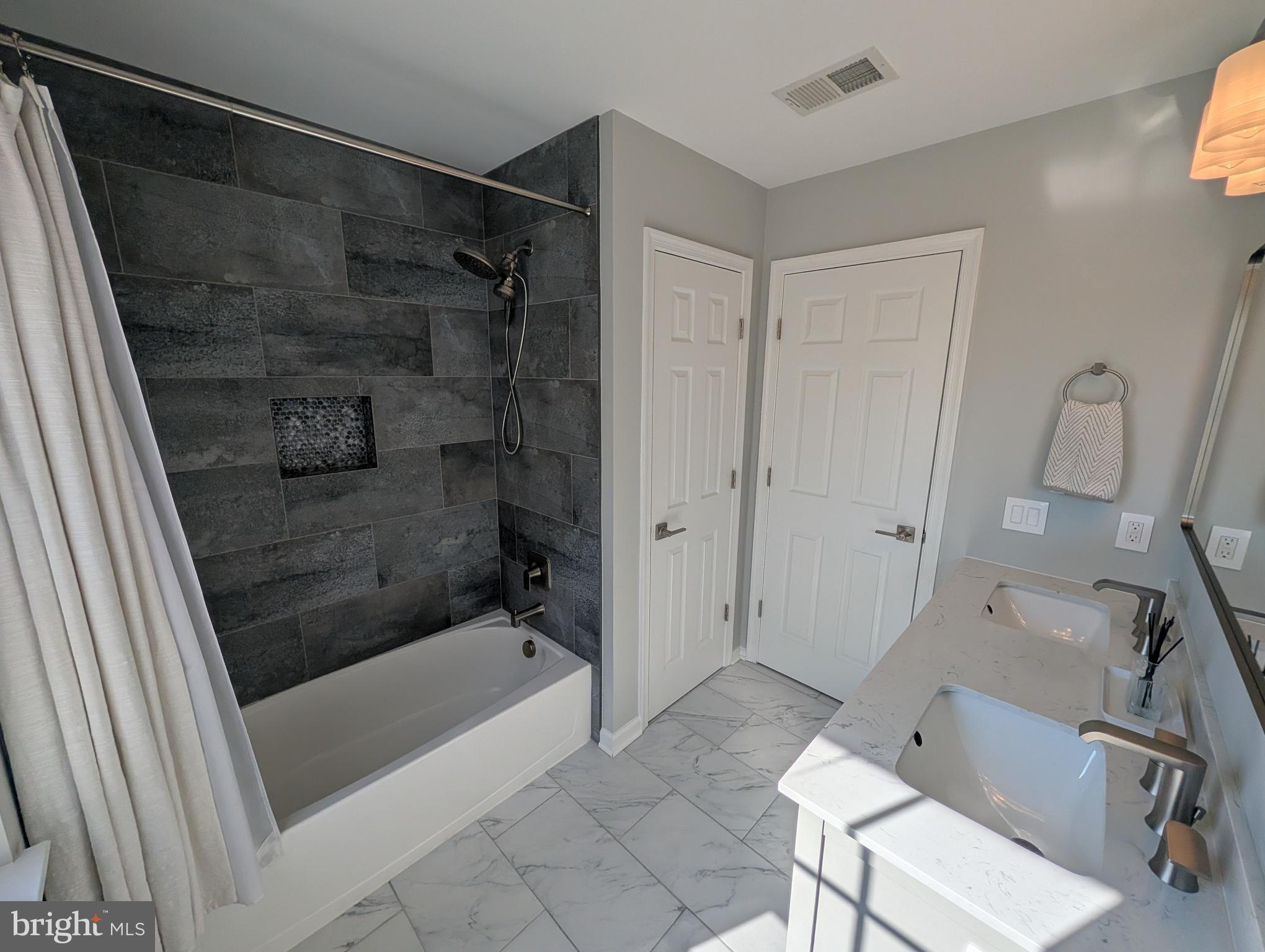 STRATFORD - Residential