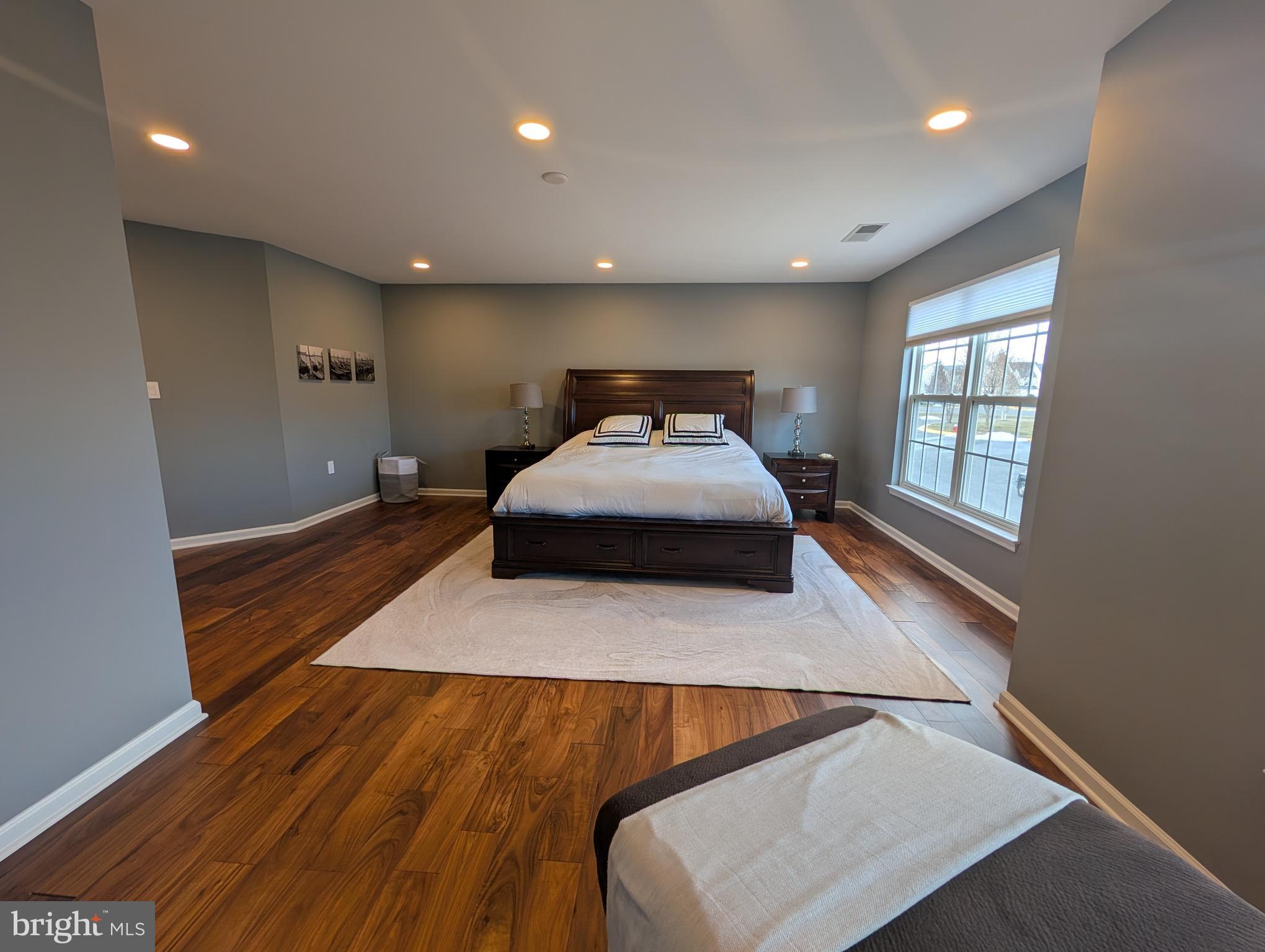 STRATFORD - Residential