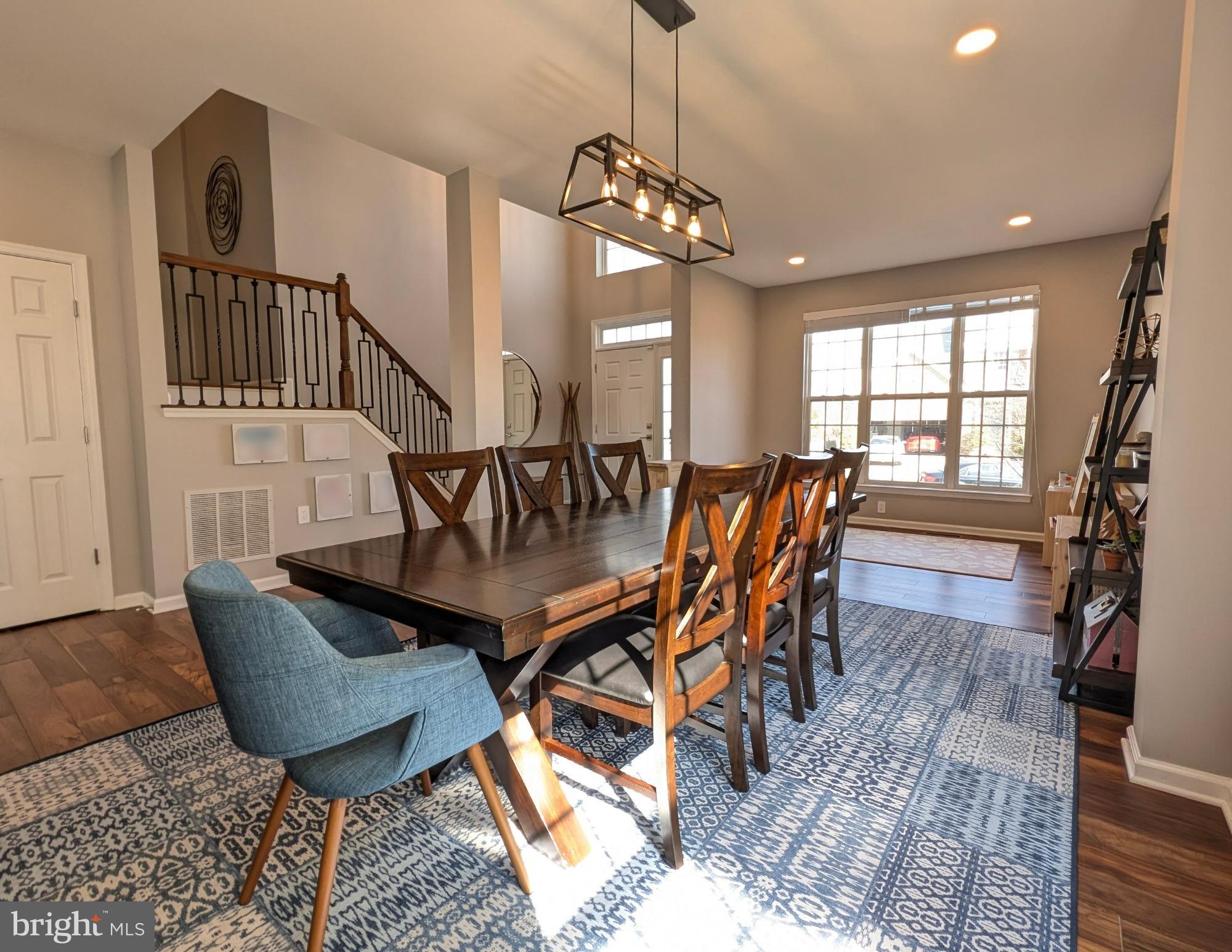 STRATFORD - Residential