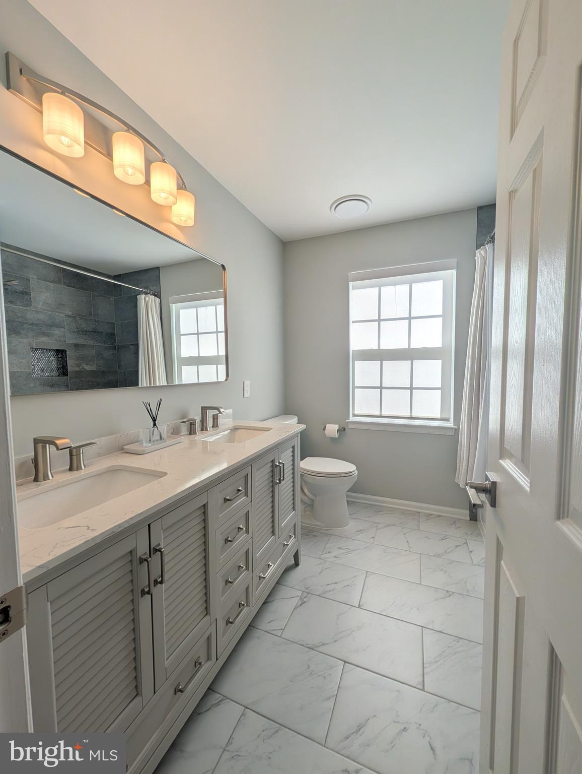 STRATFORD - Residential