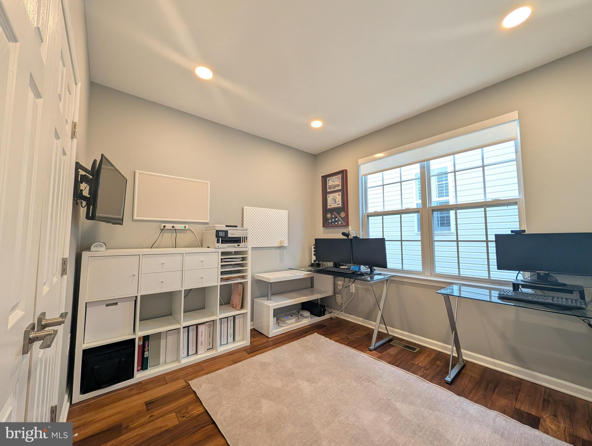 STRATFORD - Residential