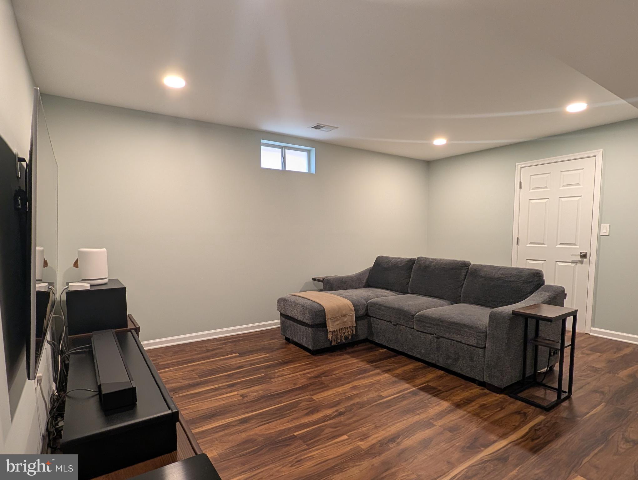 STRATFORD - Residential