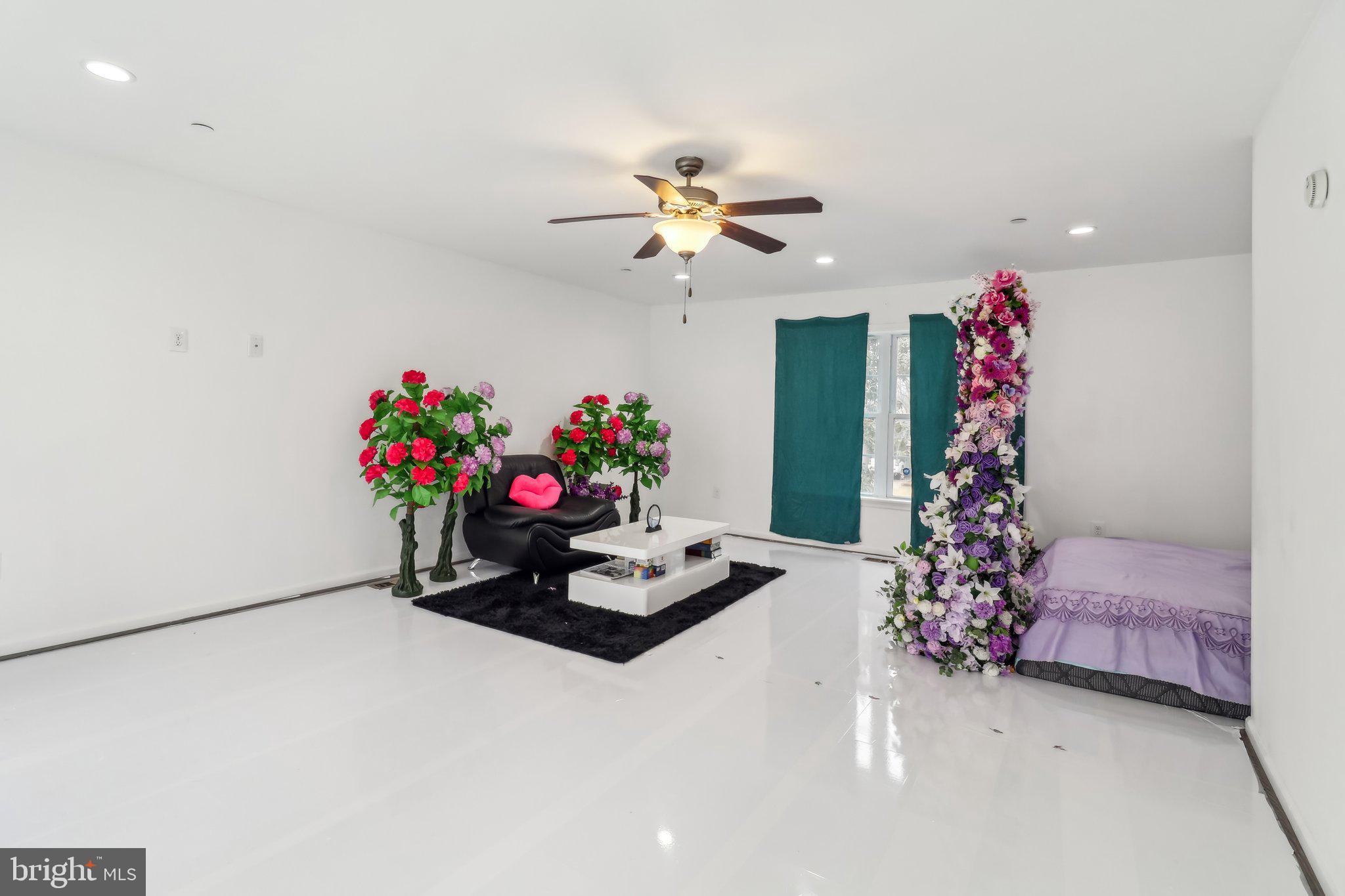 GLENN DALE ESTATES - Residential