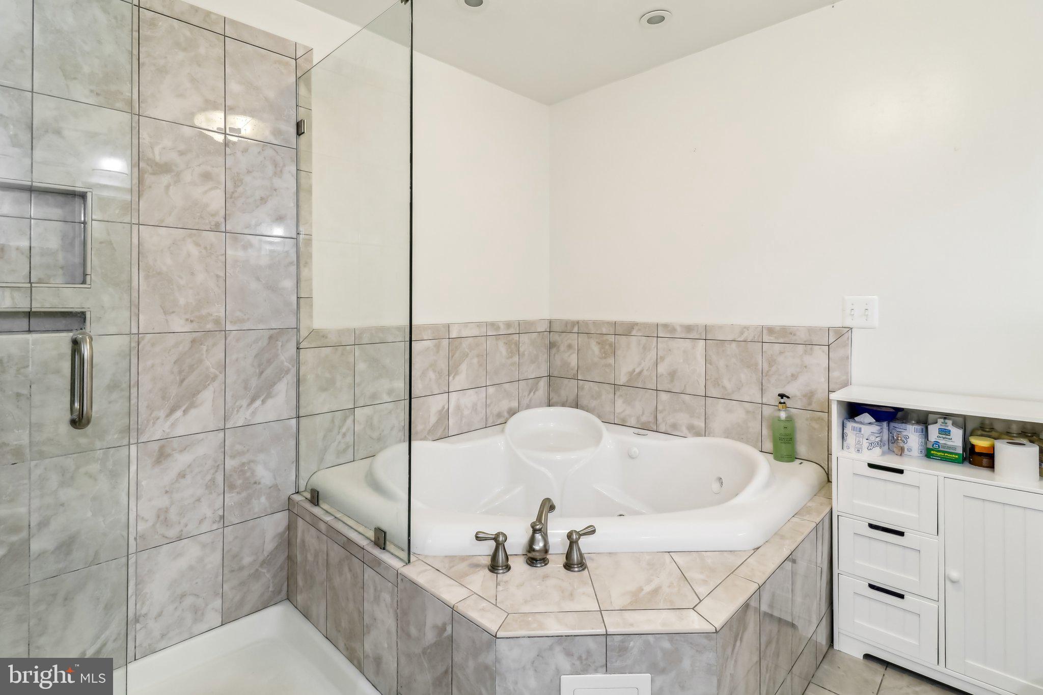 GLENN DALE ESTATES - Residential