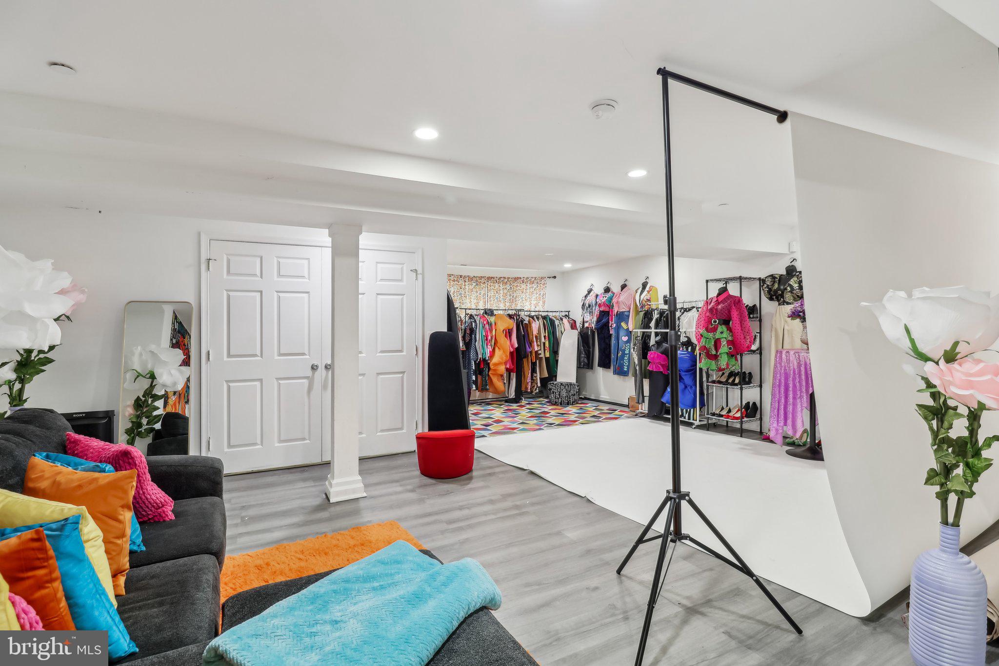 GLENN DALE ESTATES - Residential