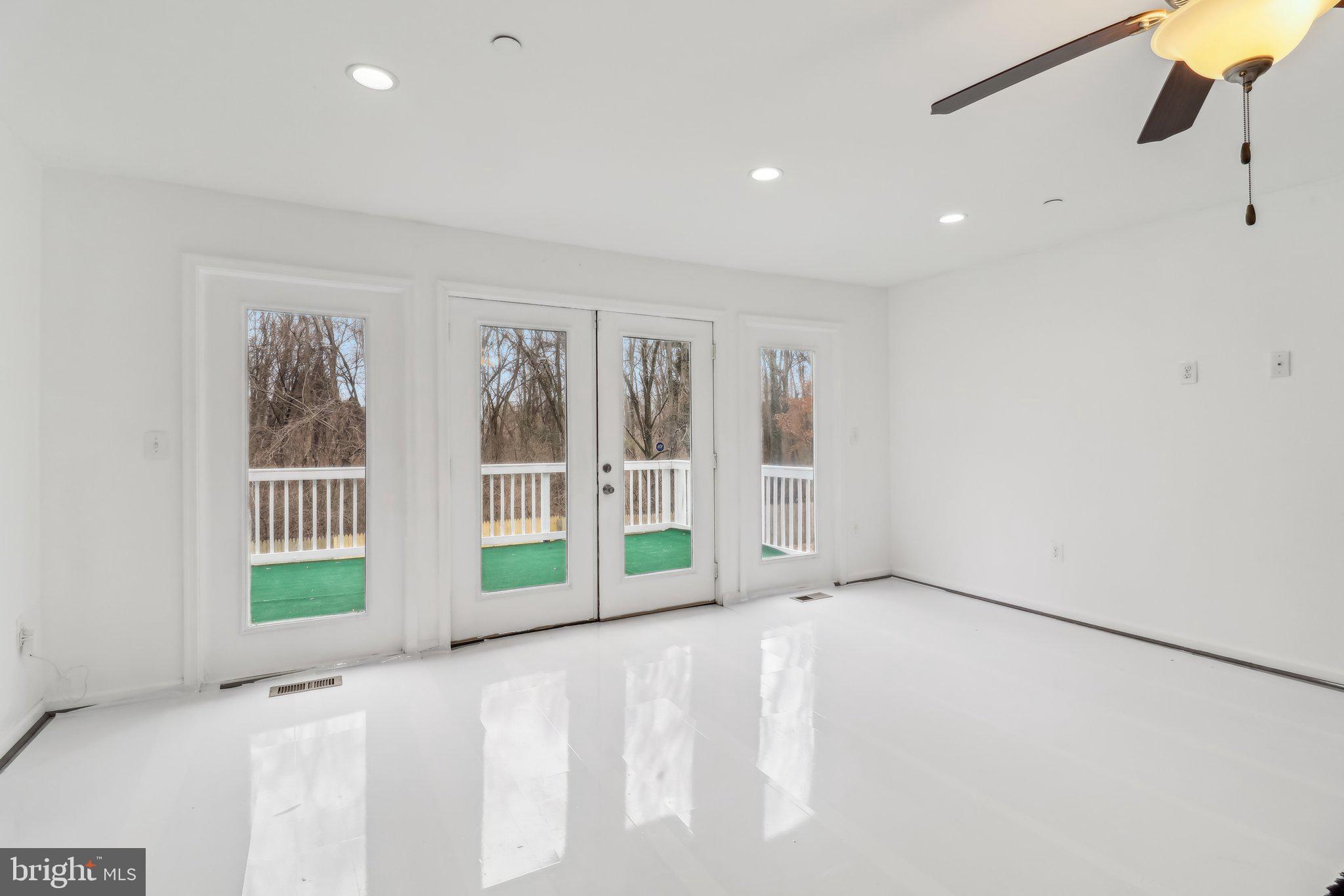 GLENN DALE ESTATES - Residential