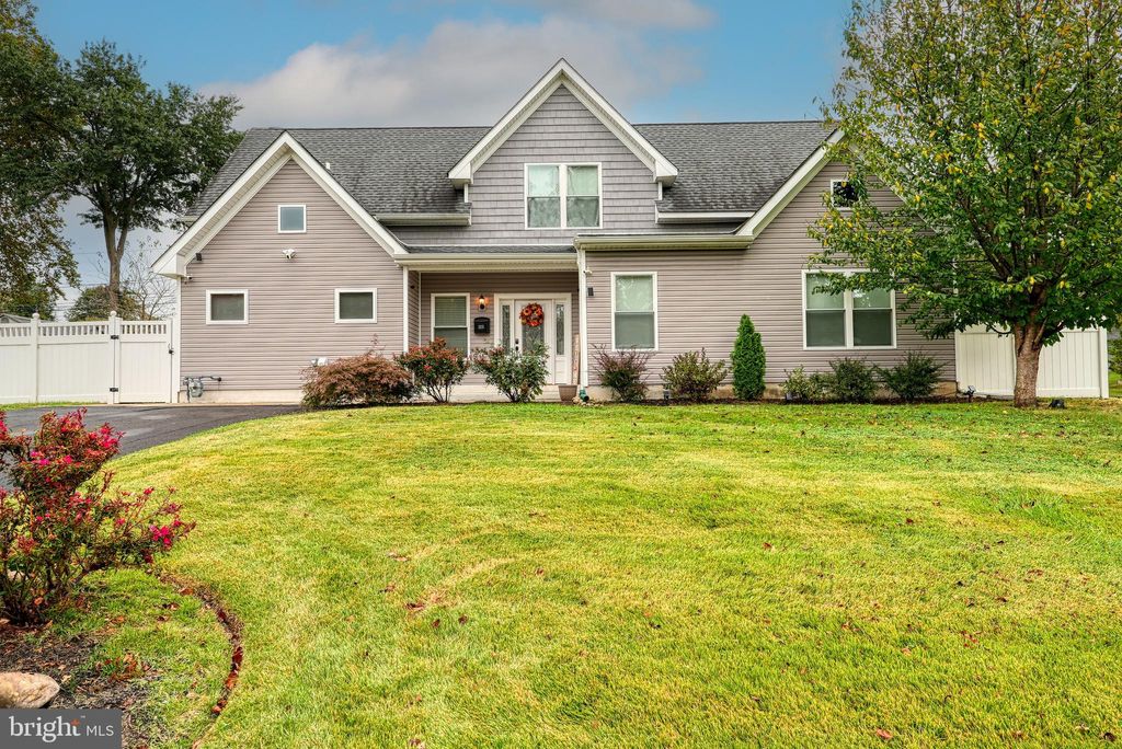 Photo of 1215 W Pine Street, FEASTERVILLE TREVOSE, PA 19053 (MLS # PABU2107566)