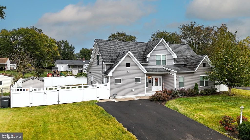 Photo of 1215 W Pine Street, FEASTERVILLE TREVOSE, PA 19053 (MLS # PABU2107566)