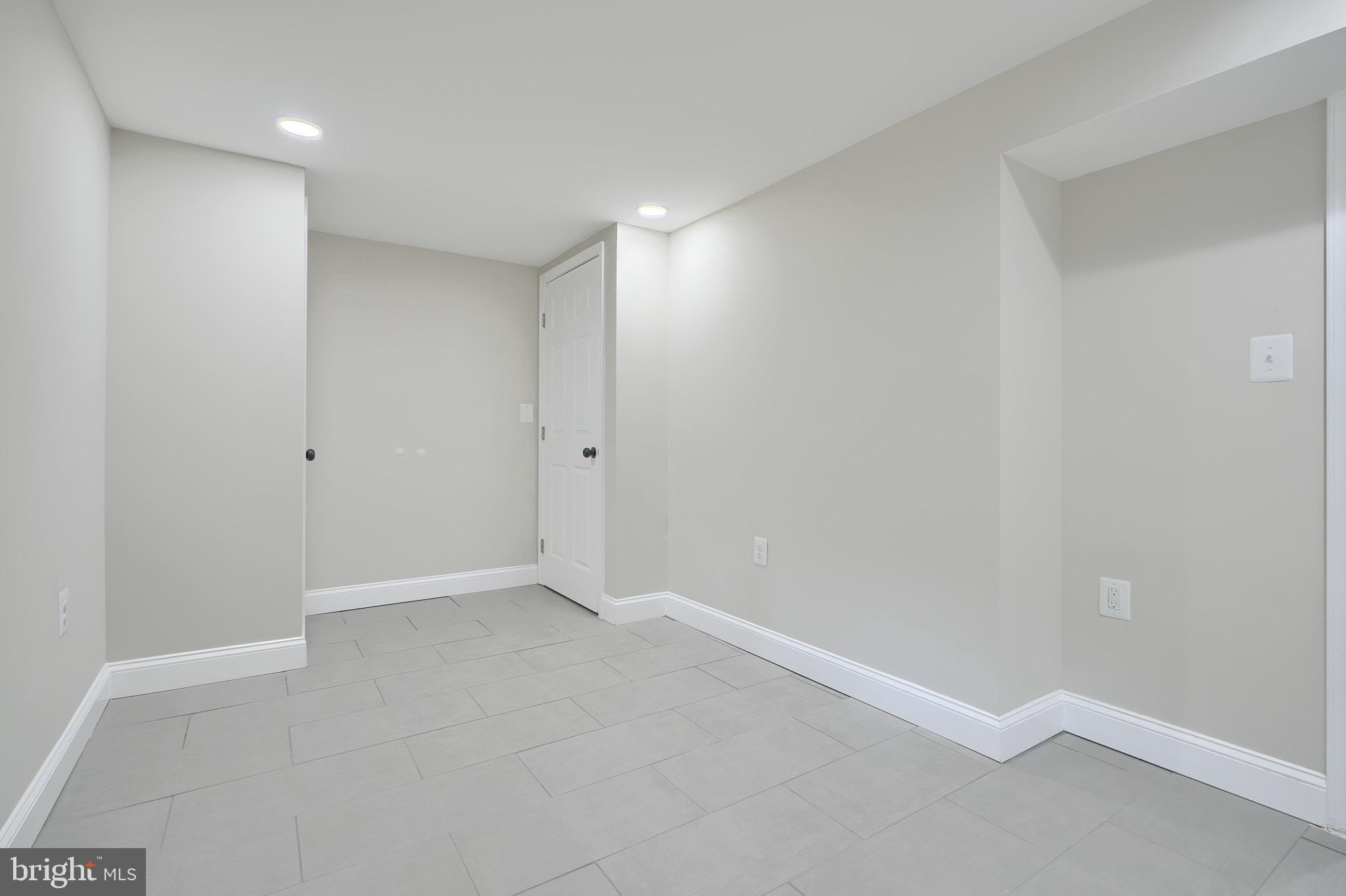 OAKCREST - Residential