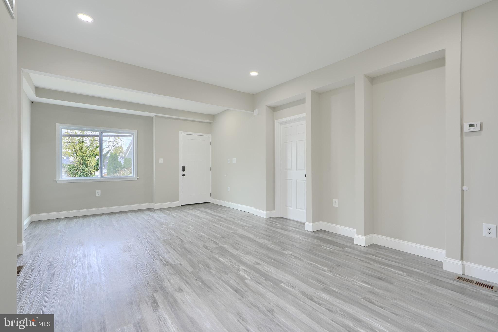 OAKCREST - Residential