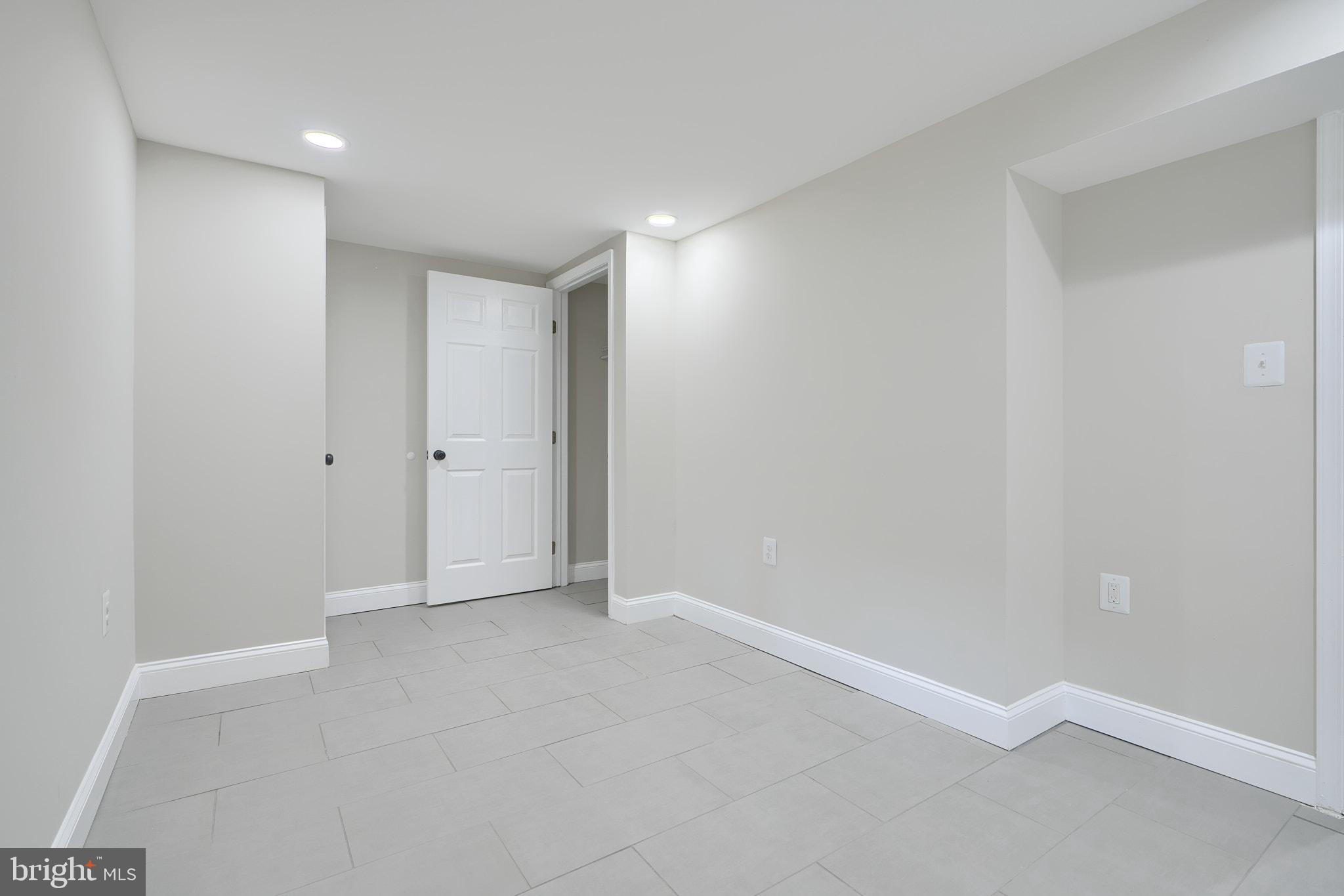 OAKCREST - Residential