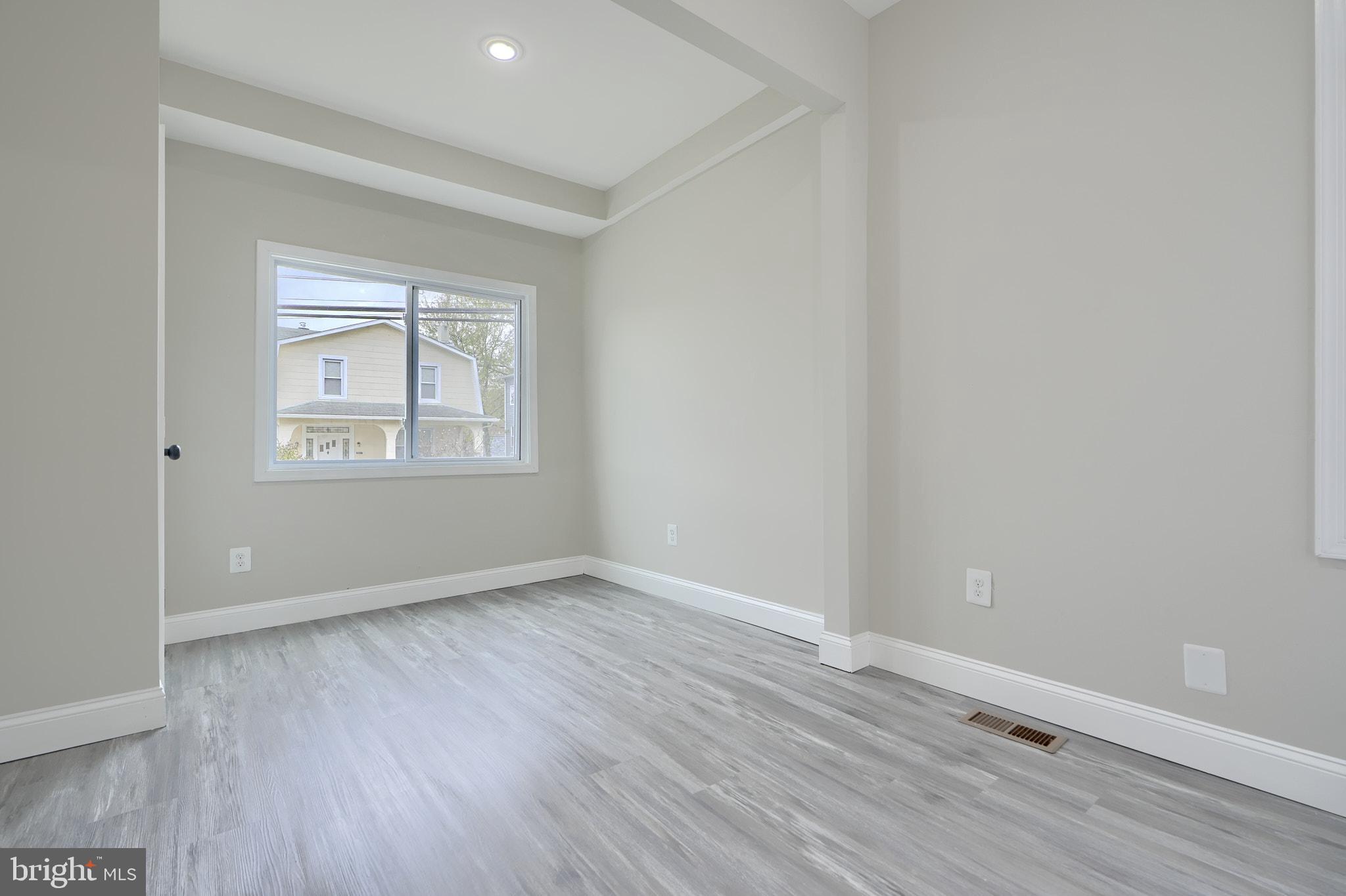 OAKCREST - Residential