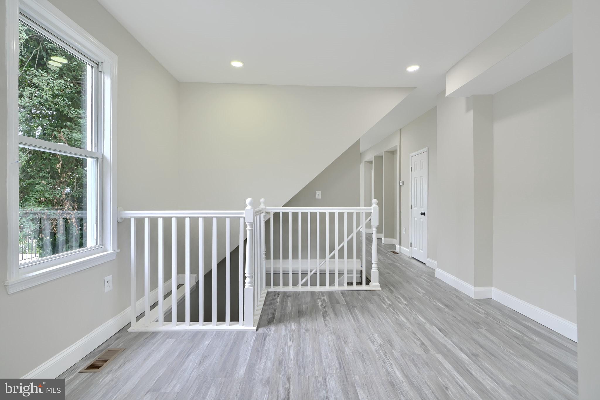 OAKCREST - Residential