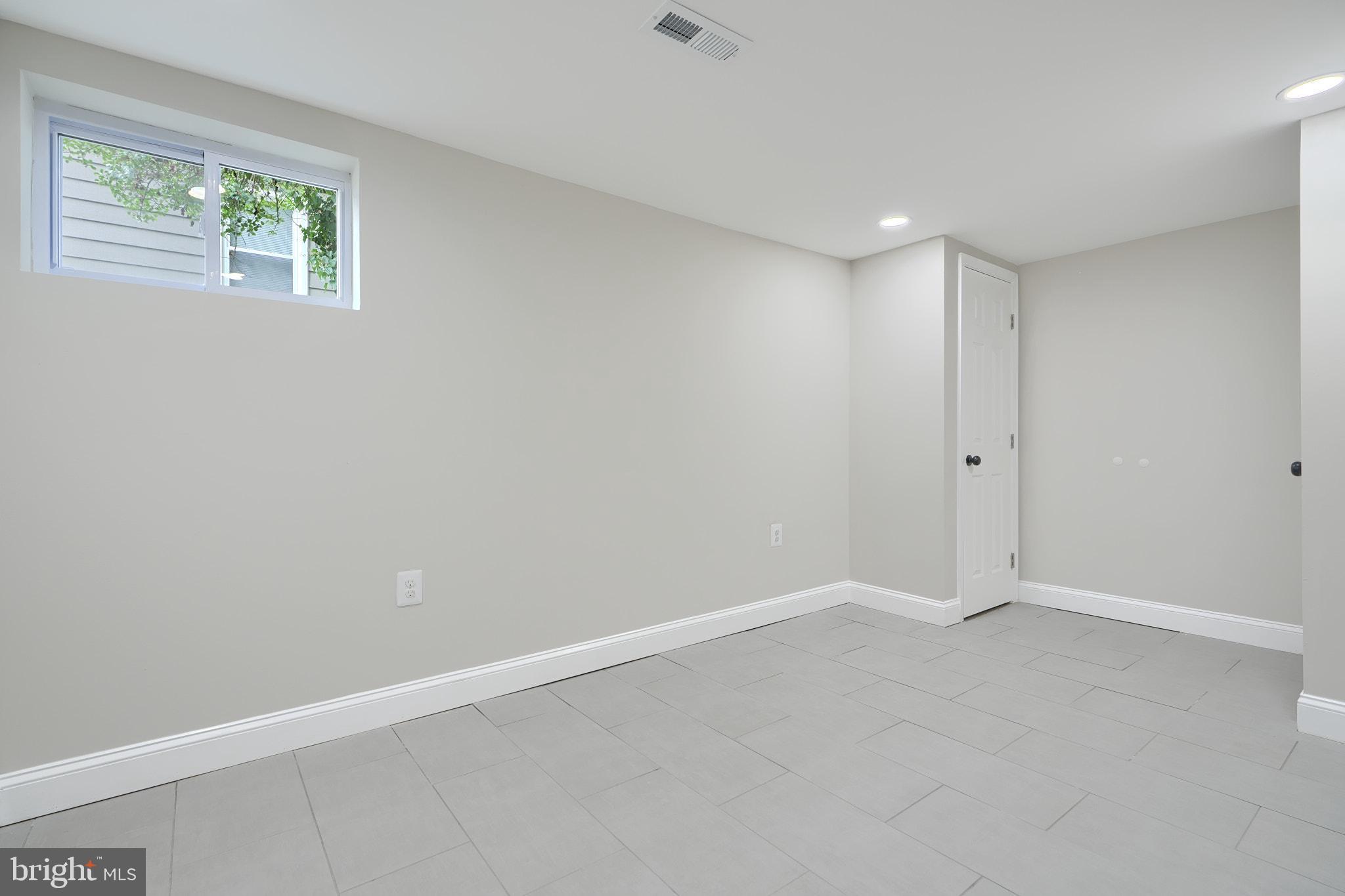 OAKCREST - Residential