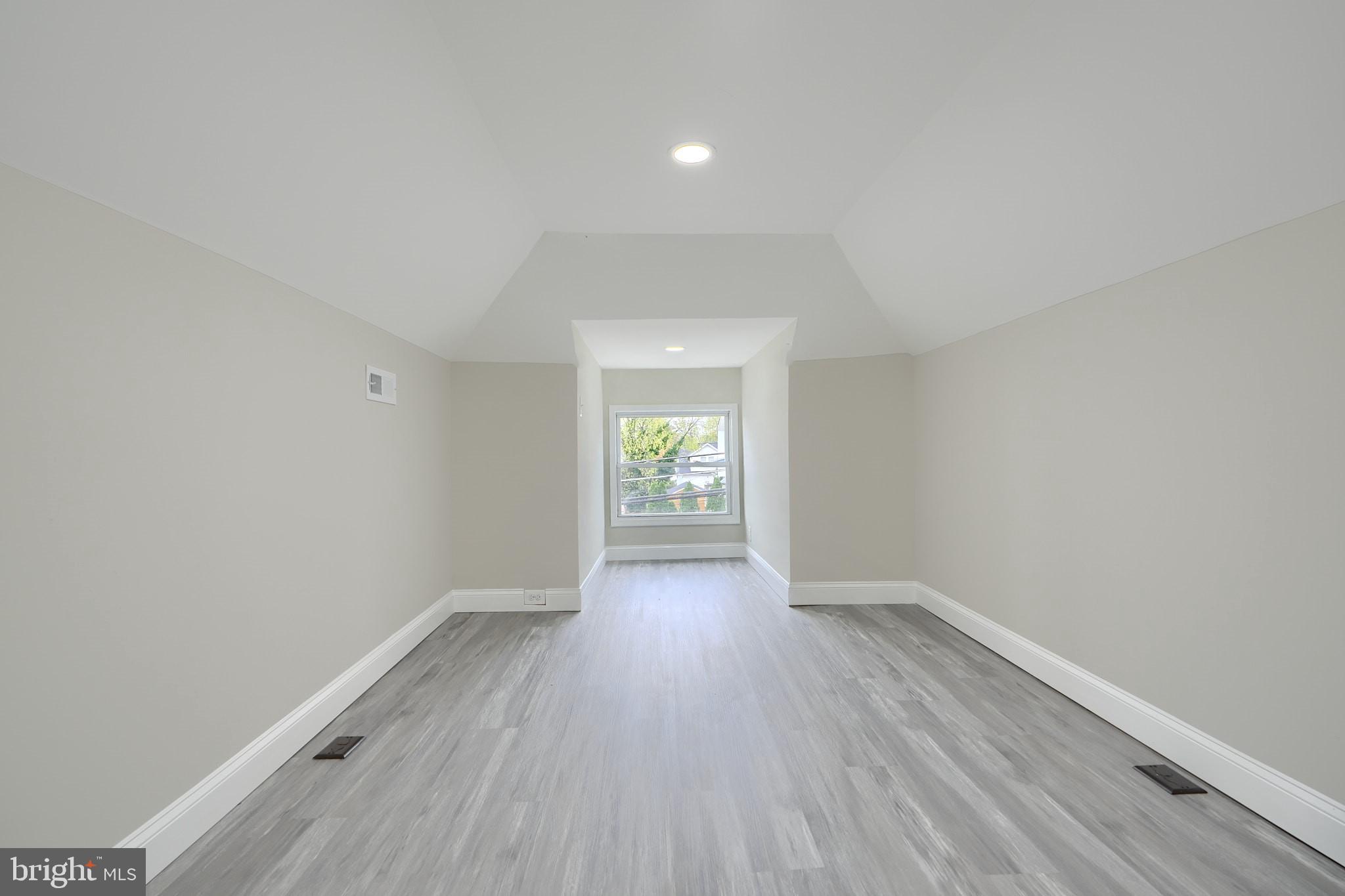 OAKCREST - Residential