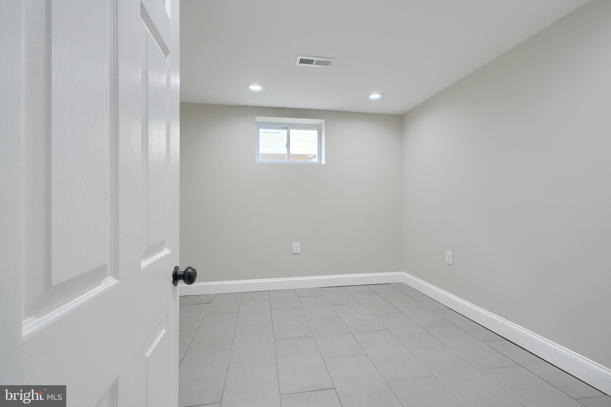 OAKCREST - Residential