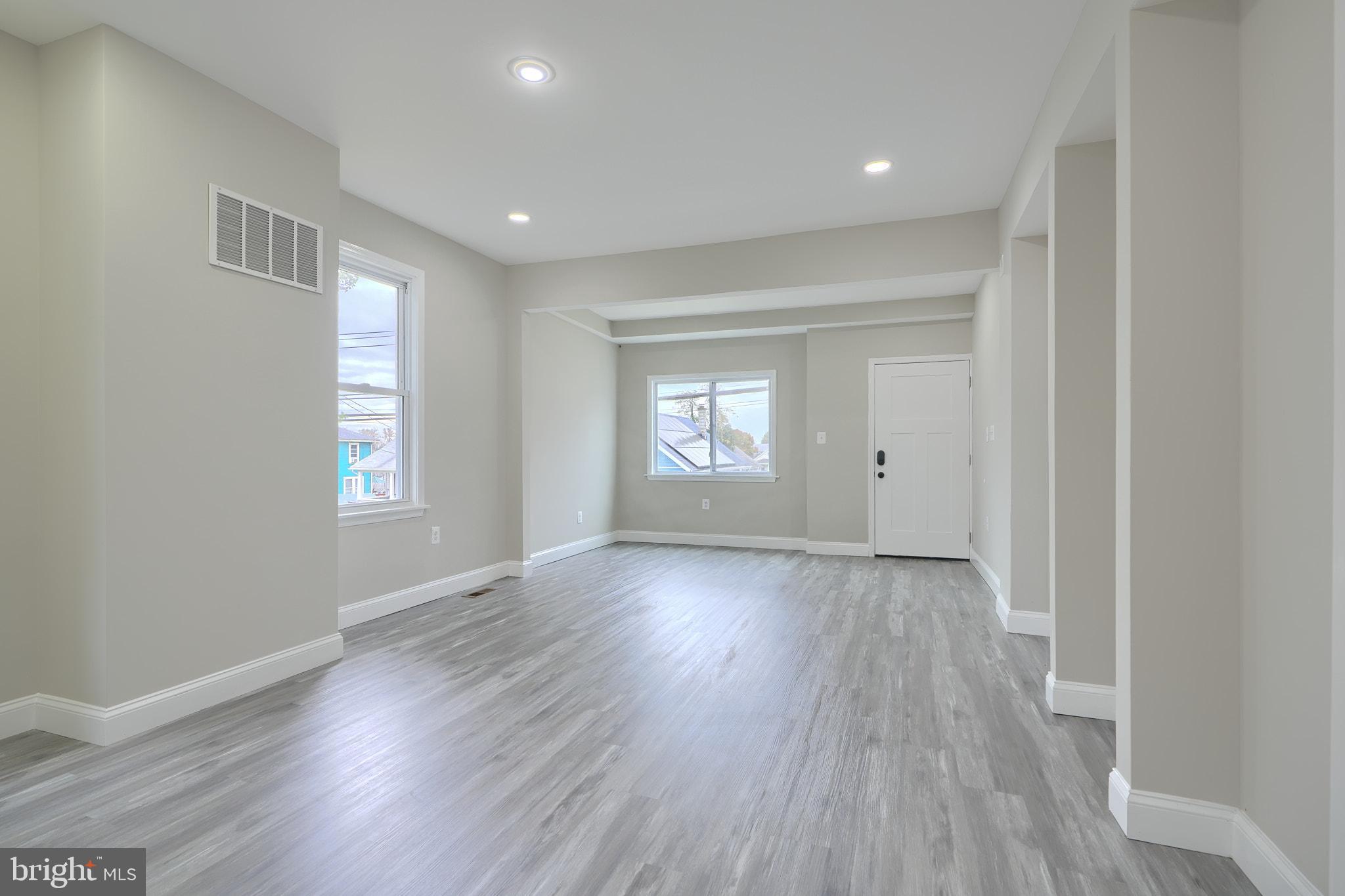 OAKCREST - Residential