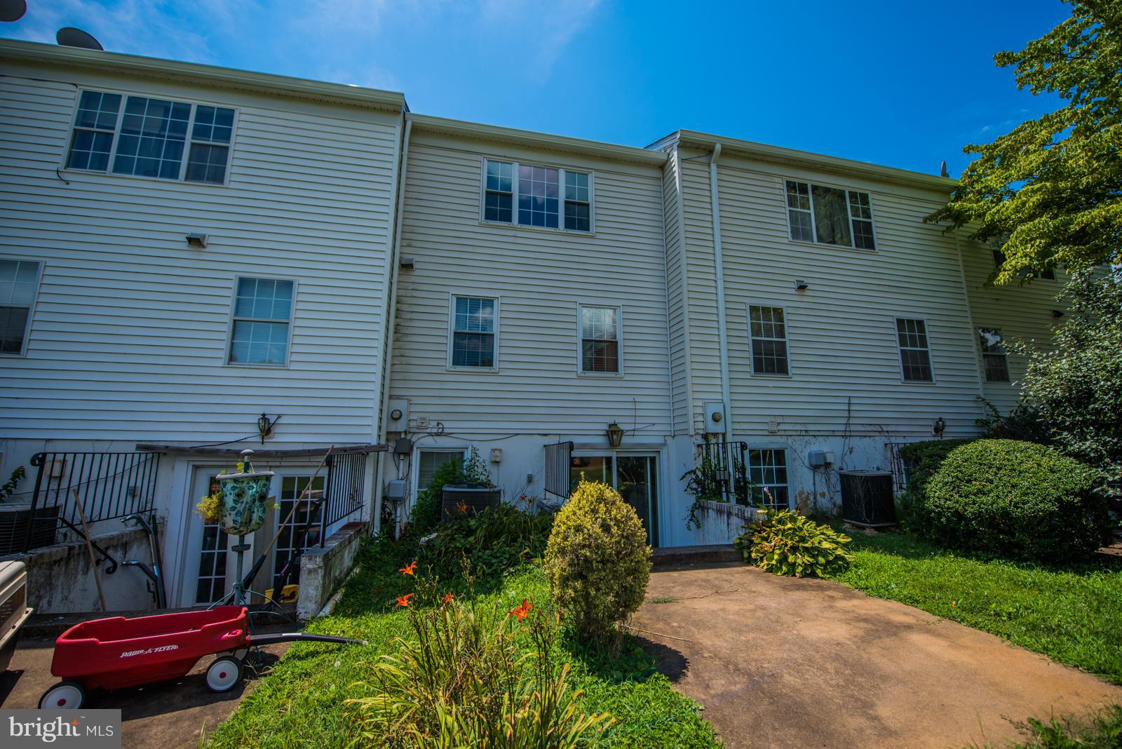 LEEDS SQUARE - Residential